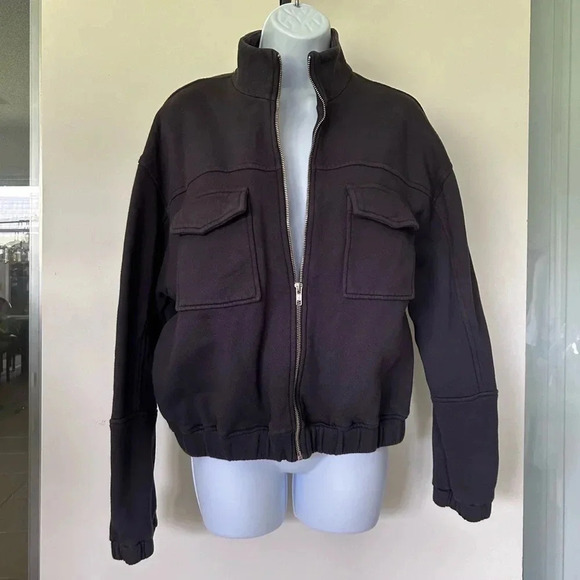 Monrow Seamed Bomber jacket black zip front pockets Size L - Picture 3 of 10